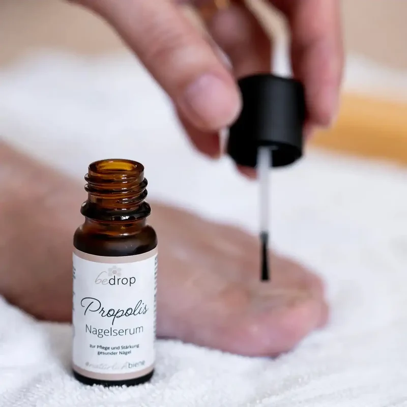 Propolis Nagelserum - Nagelpflege mit hochdosiertem Propolis & 4 ätherischen Ölen - 10ml