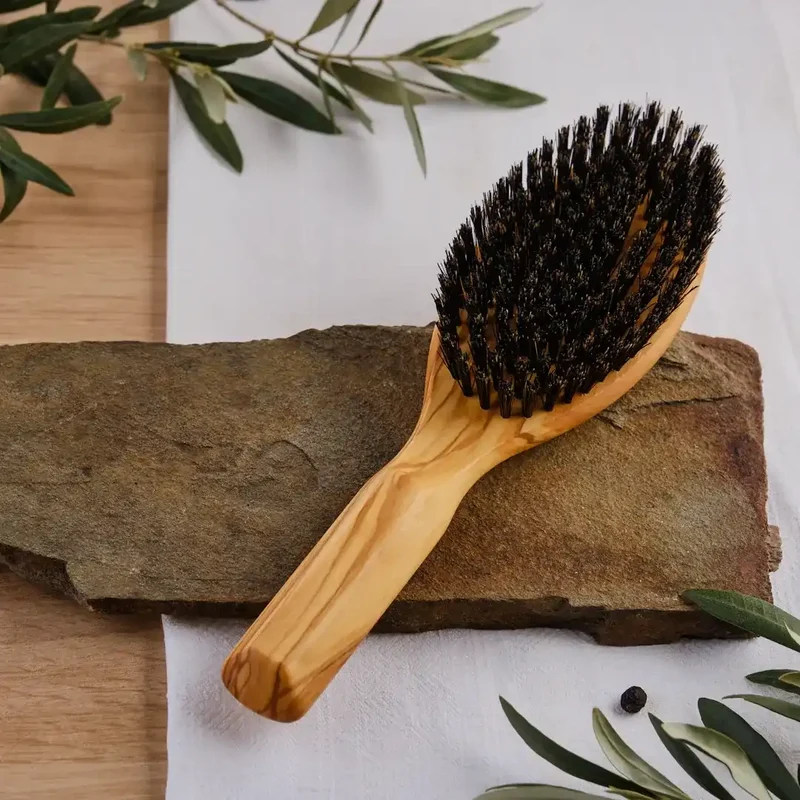 Profi-Haarbürste Klassikform "Die Mediterane" aus Olivenholz & Wildschweinborste