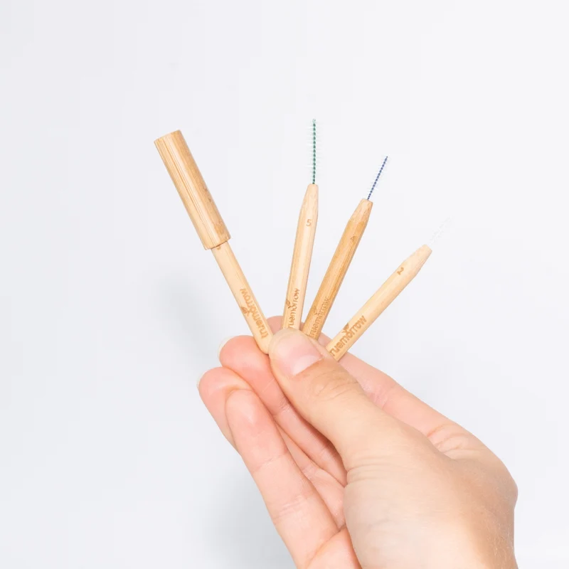 Interdentalbürsten aus Bambus (6 Stück) mit Schutzkappe