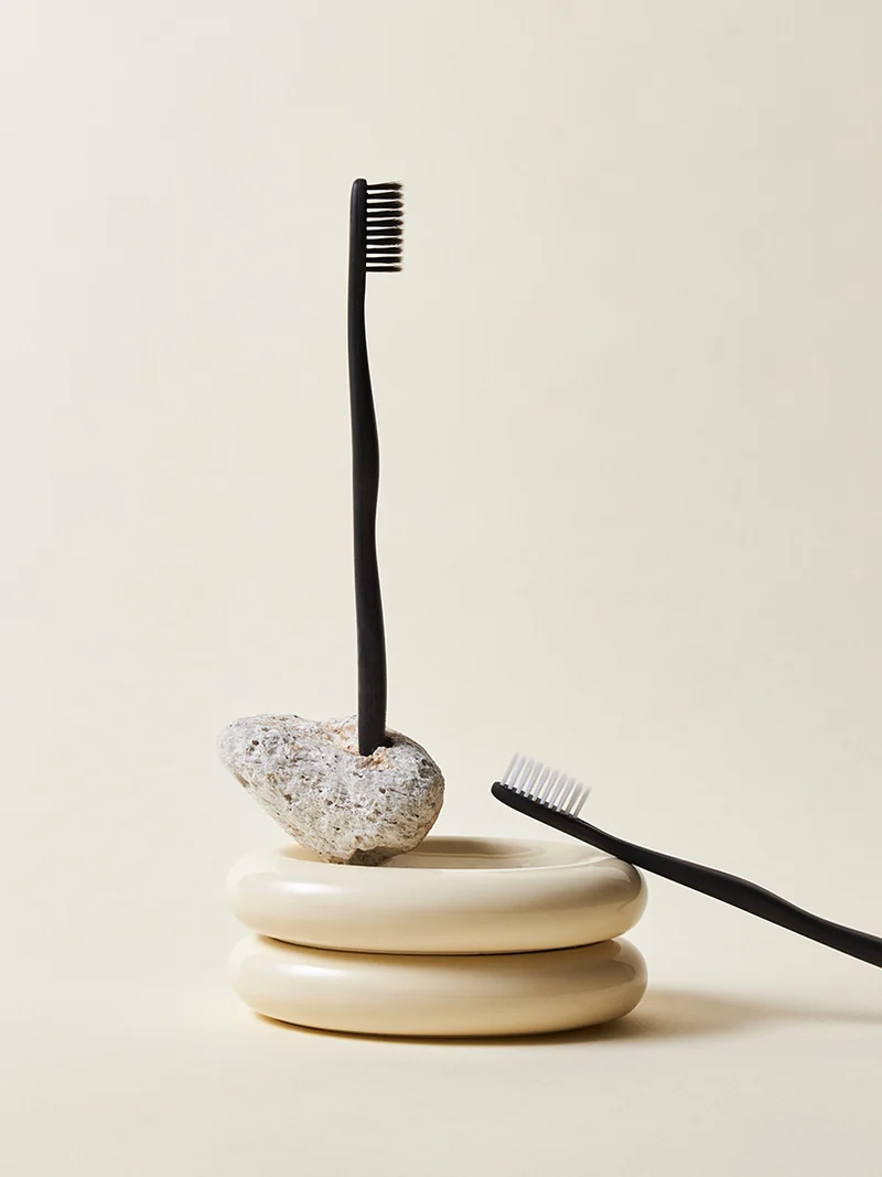 Plant-based Toothbrush 2-p - Sensitive - Black/White