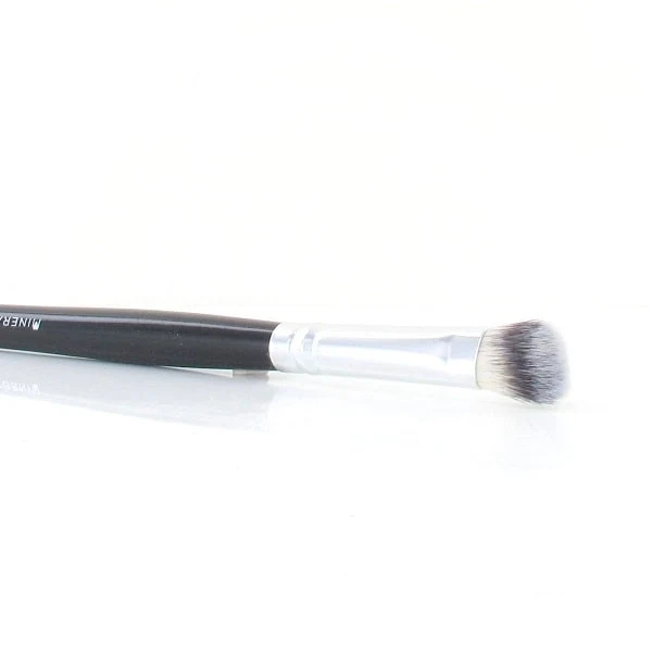 CLASSIC EYESHADOW BRUSH